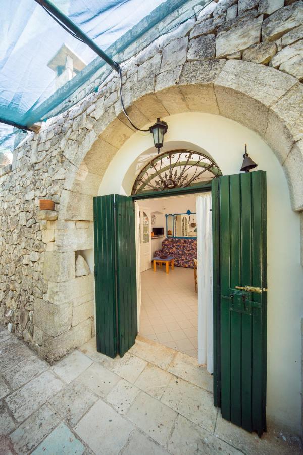 Trulli Girasoli E Viole Cocolicchio المظهر الخارجي الصورة