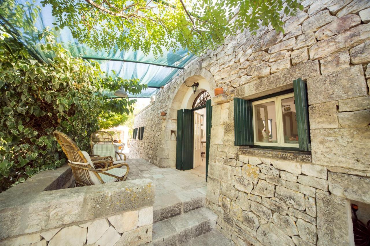 Trulli Girasoli E Viole Cocolicchio المظهر الخارجي الصورة