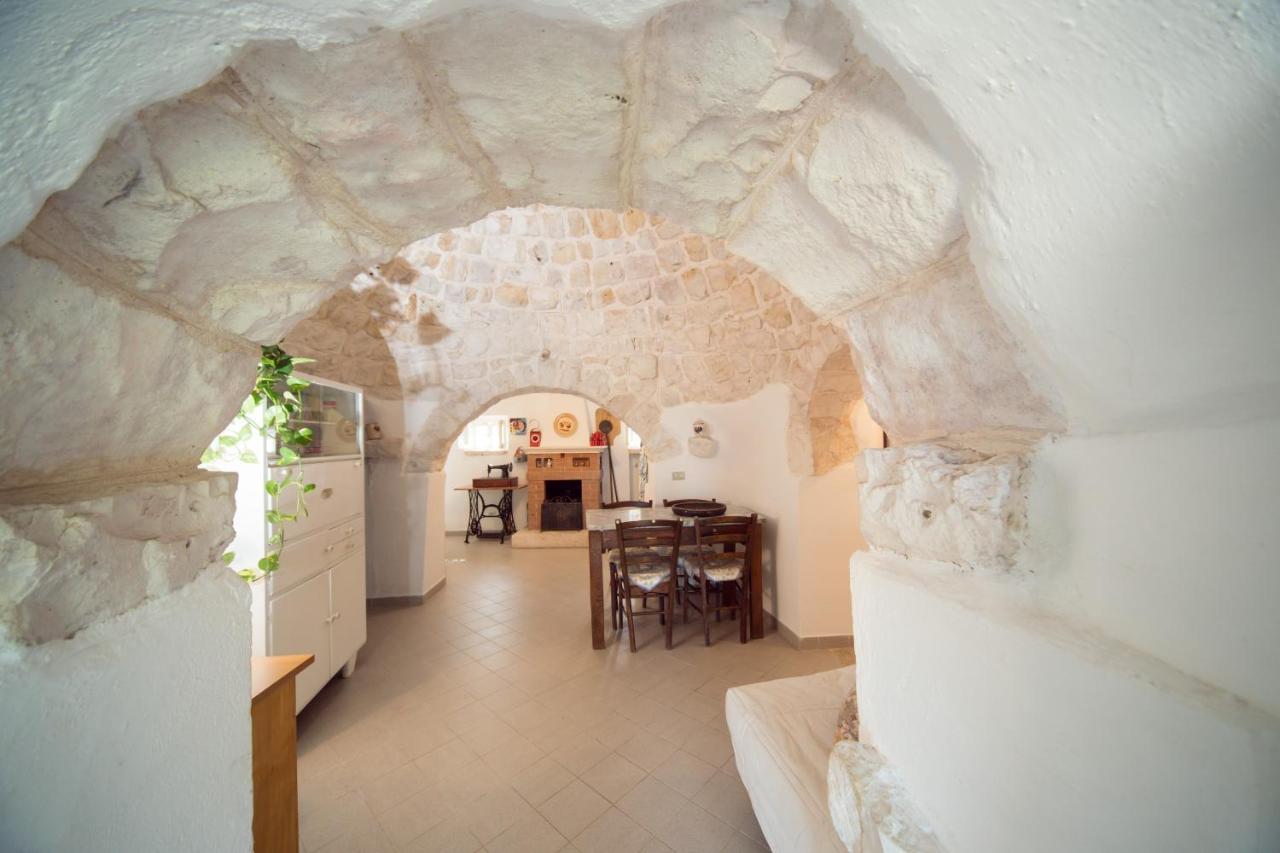 Trulli Girasoli E Viole Cocolicchio الغرفة الصورة