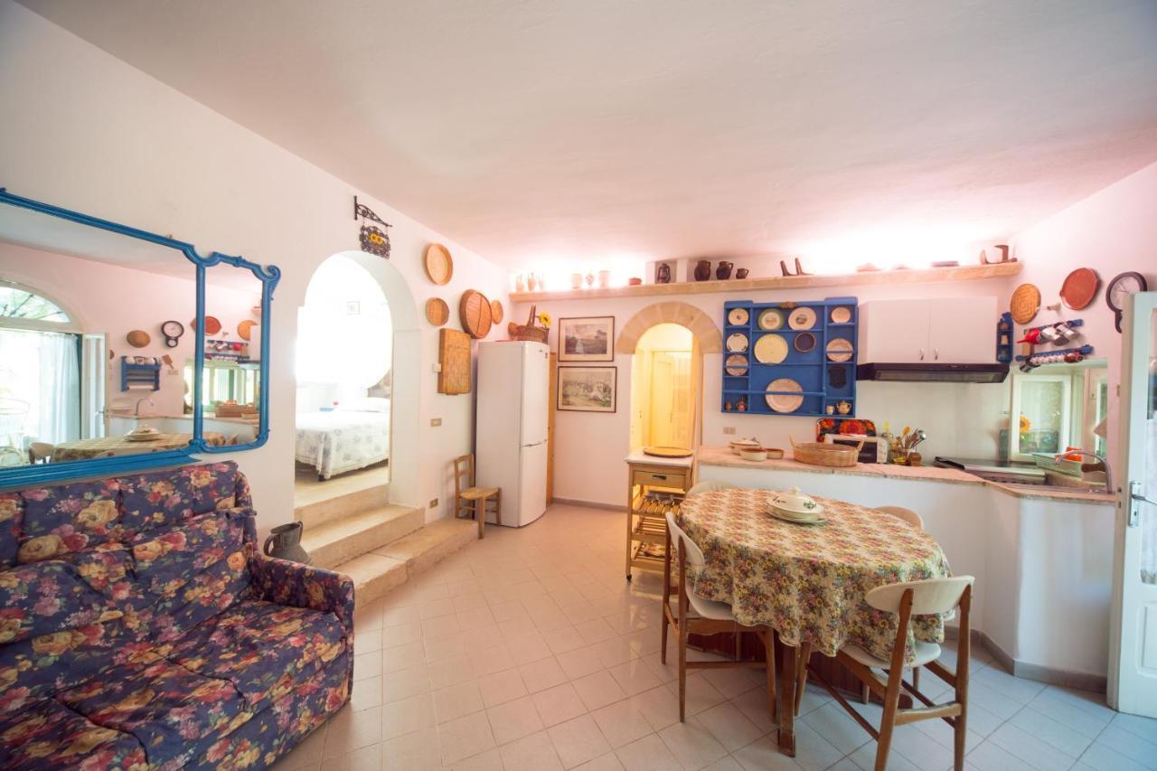 Trulli Girasoli E Viole Cocolicchio الغرفة الصورة